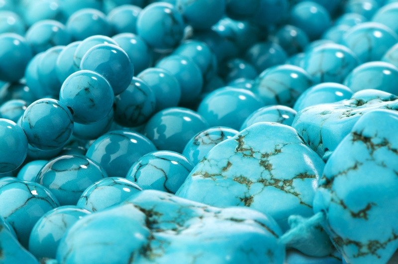 Turquoise crystals: beauty in deatails.